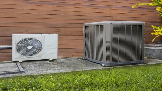 heat pump blowing hot air in cool mode